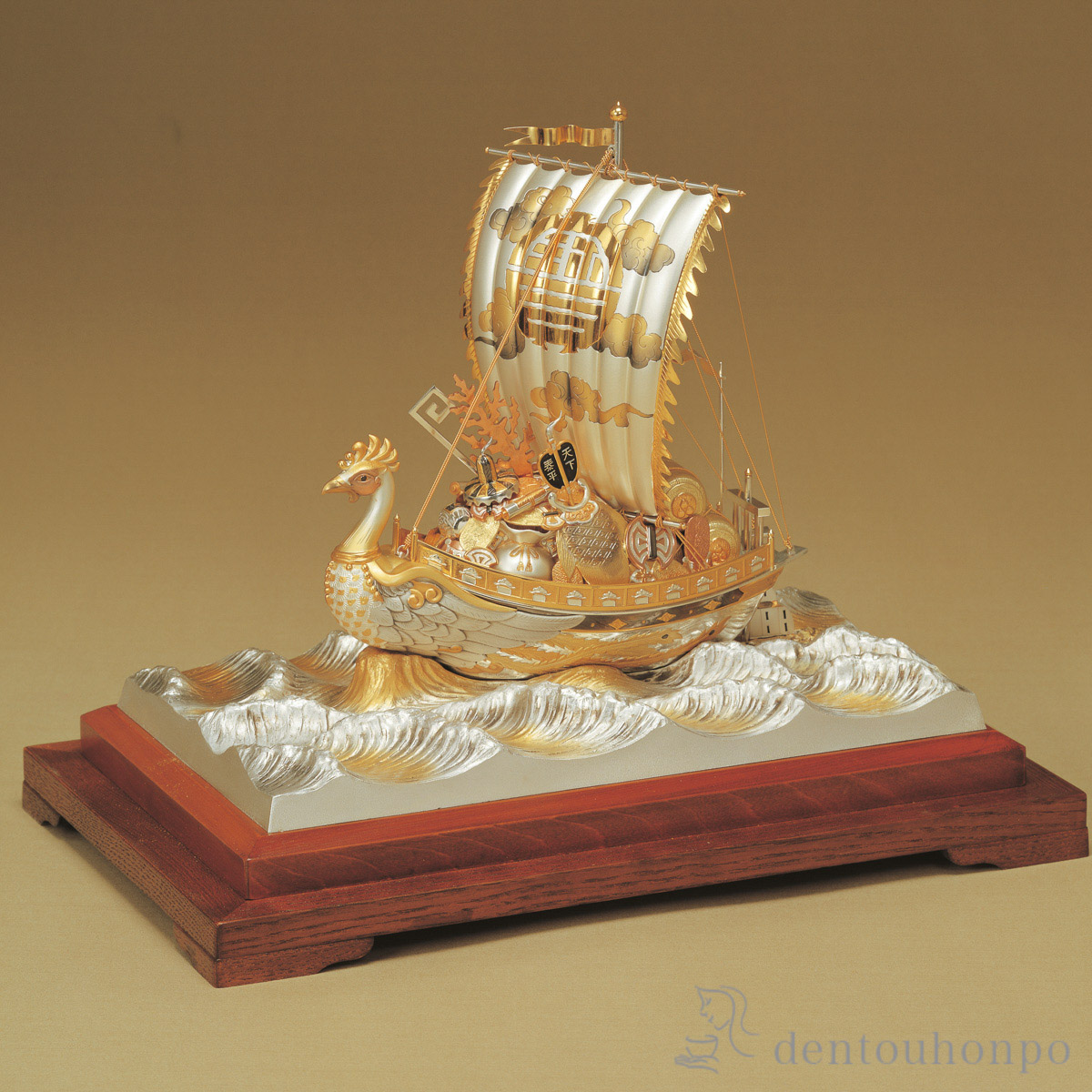 高い品質 Line友達クーポン発行中 銀製 宝船 鳳凰 C 350g 武比古 木札名入れ可 父の日 ギフト 早割り 初任給 プレゼント 祖父母 置物 七福神 恵比寿 大黒 幸運 東京銀器 銀工芸 結婚 出産 内祝い 引き出物 金婚式 誕生日プレゼント 還暦祝い 古希 喜寿 米寿