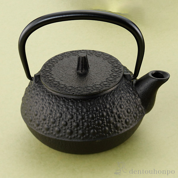 楽天市場】【LINE登録で300円クーポン】 鉄瓶兼用急須 新亀甲 直