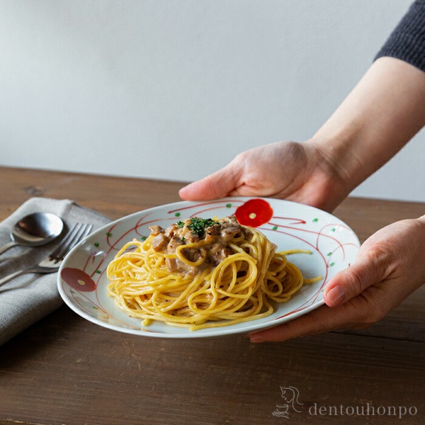 皿 赤絵小花 7号 3個セット ( 赤絵小花 盛皿 プレート テーブルウェア 食器 パーティー 波佐見焼 結婚 出産 内祝い 引き出物 金婚式 誕生日プレゼント 還暦祝い 古希 喜寿 米寿 退職 定年 プレゼント お祝い お返し お礼 令和 両親 父 母 男性 女性 日本製 )|伝統本舗
