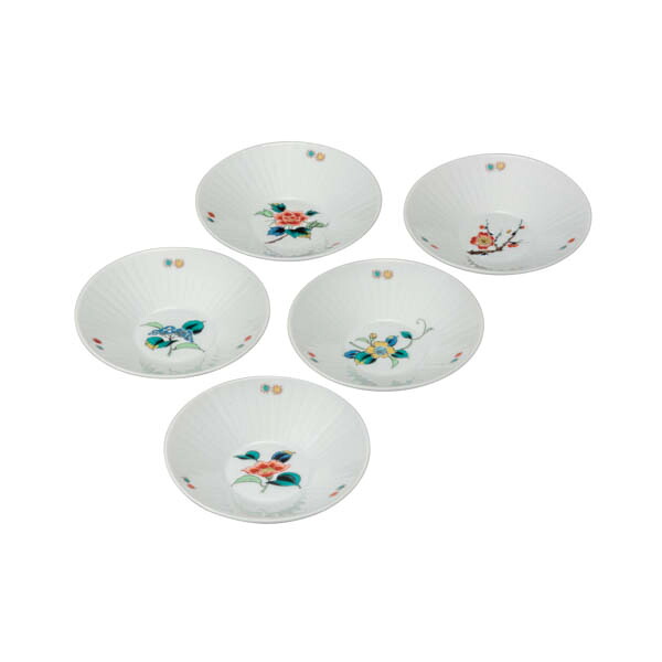 皿揃 草花絵変り 4.5号 ( 母の日 早割 プレゼント 初任給 和食器セット お皿 揃える 食器 和食 九谷焼 結婚 出産 内祝い 引き出物 金婚式 誕生日プレゼント 還暦祝い 古希 喜寿 米寿 退職 定年 プレゼント お祝い お返し お礼 令和 両親 父 母 男性 女性 日本製 おすすめ )