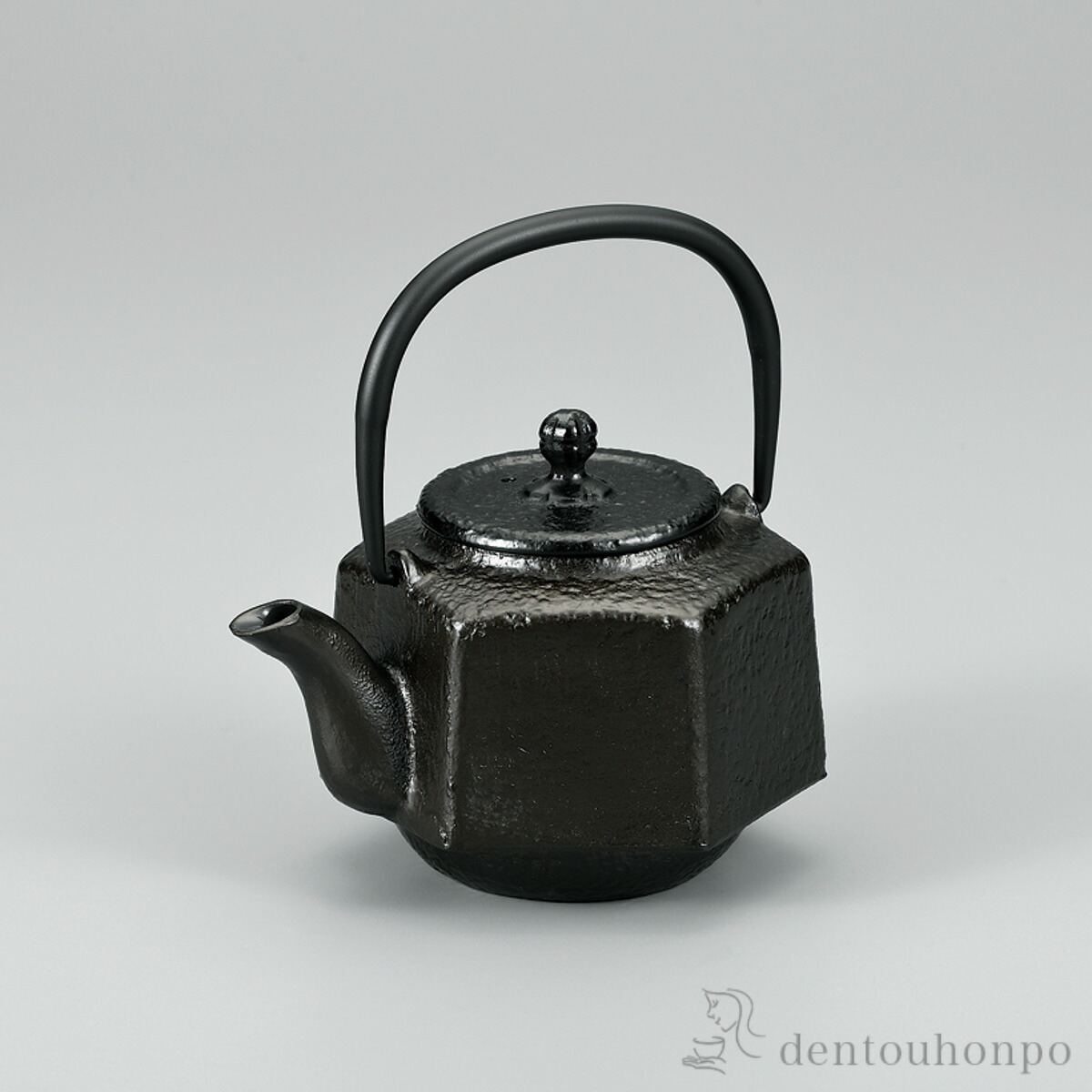 うるしPOT  六角利休 黒銀 500竓 ( 父の日 差し上げ物 ティーポット 茶の葉 煎茶 日本茶 おすすめ 越前塗師細工 一緒になる 生み出すこと 内祝い 差し上げ物 金婚式 生まれ落ちる日差し上げ物 還暦祝賀会 古希 喜寿 米寿 隠居 定年 差し上げ物 儀式用 しっぺい返し 畏まり 令和 両親 父 母 成人男性 お上さん )