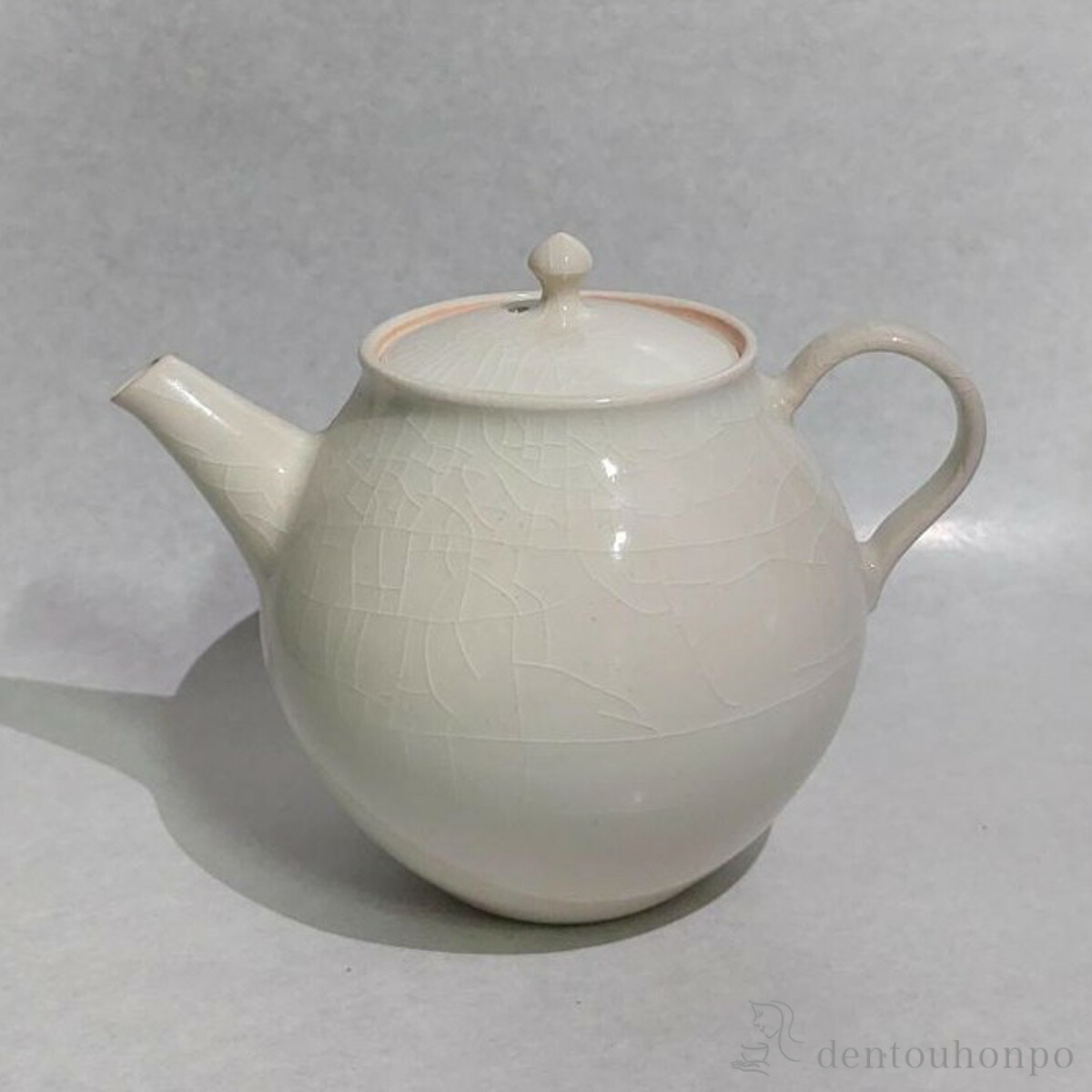 白後手 急須 ( ティーポット お茶 煎茶 日本茶 おすすめ 結婚 出産 内祝い 引き出物 金婚式 誕生日プレゼント 還暦祝い 古希 喜寿 米寿 退職 定年 プレゼント お祝い お返し お礼 令和 両親 父 母 男性 女性 日本製 おすすめ おしゃれ かわいい 可愛い 人気 )