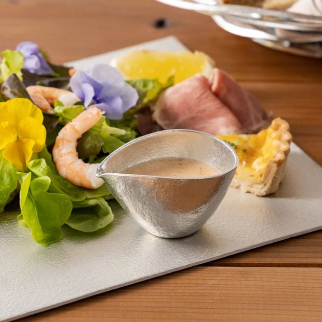 ピッチャー ( 能作 名入れ有料 母の日 早割 プレゼント 初任給 酒器 日本酒 冷酒 片口 おすすめ 高岡銅器 結婚 出産 内祝い 引き出物 金婚式 誕生日プレゼント 還暦祝い 古希 喜寿 米寿 退職 定年 プレゼント お祝い お返し お礼 令和 両親 父 母 男性 女性 日本製 )
