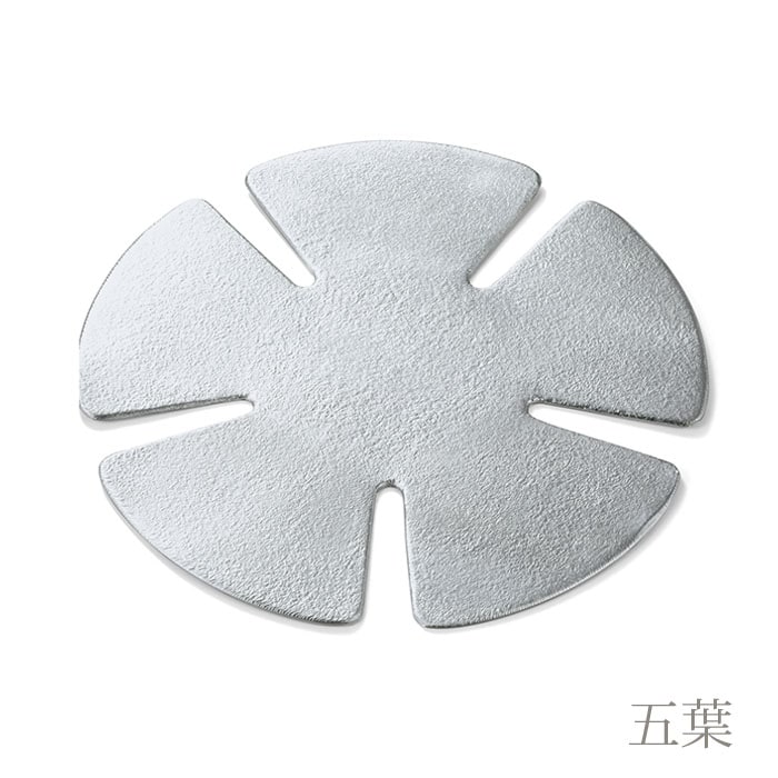 お盆 五葉 大 ( 能作 初任給 差し上げ物 母の日 一皿 醤油皿 豆皿 和食 洋食 陵丘銅器 一緒になる 生み出すこと 内祝い 差し上げ物 金婚式 生まれ落ちる日差し上げ物 還暦お祭り 古希 喜寿 米寿 引退 定年 差し上げ物 喜び事 しっぺい返し 畏まり 令和 両親 父 母 ) 皿・プレート-食器・カトラリー・グラス-キッチン用品・食器・調理器具