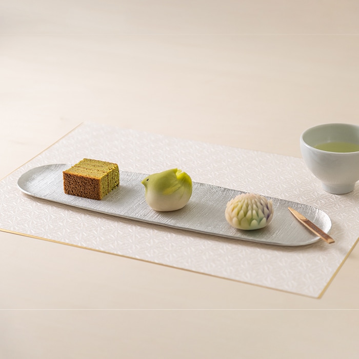 長皿 布目 ( 能作 母の日 早割 プレゼント 初任給 プレート おつまみ 料理 和食 洋食 高岡銅器 結婚 出産 内祝い 引き出物 金婚式 誕生日プレゼント 還暦祝い 古希 喜寿 米寿 退職 定年 プレゼント お祝い お返し お礼 令和 両親 父 母 男性 女性 日本製 )