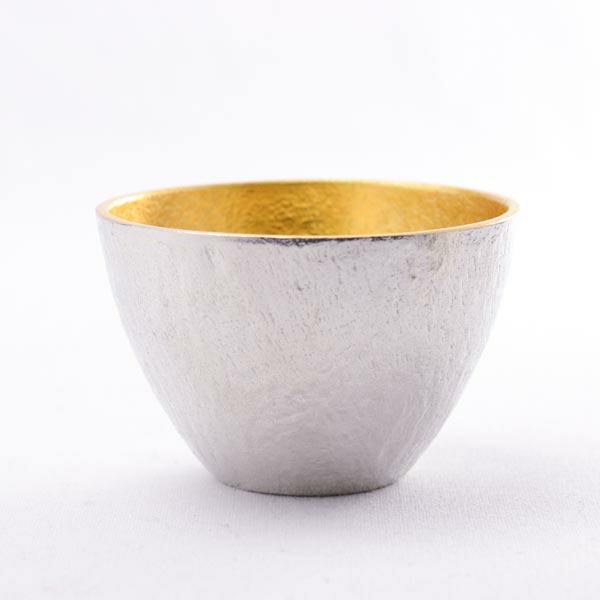 能作 ぐい呑 金箔 大 1個 ( 能作 名入れ有料 母の日 早割 プレゼント 初任給 ぐいのみ 盃 酒器 猪口 日本酒 高岡銅器 結婚 出産 内祝い 引き出物 金婚式 誕生日プレゼント 還暦祝い 古希 喜寿 米寿 退職 定年 プレゼント お祝い お返し お礼 令和 両親 父 母 男性 女性 ) 6,257円