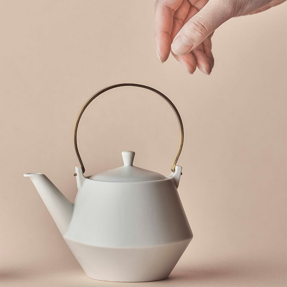 今めかしいな土瓶 急須 煎茶2杯分 美濃焼 Frustum ミニ 晋山窯ヤマツ 北欧風 分かりやすい 自然的 差し上げ物 差し上げ物 茶の葉