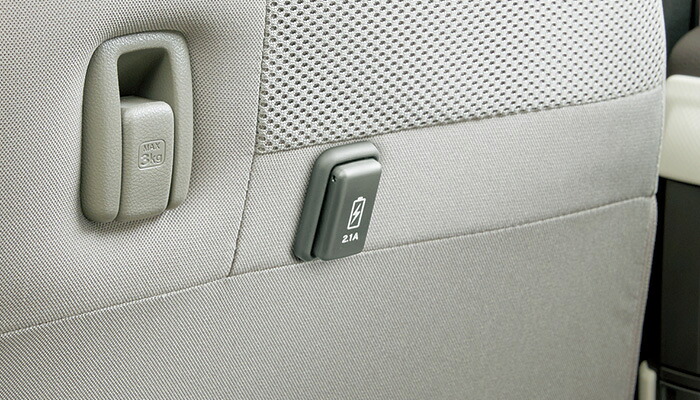 HONDA ホンダ 純正 NBOX N-BOX エヌボックス USBチャージャー 2017.8～仕様変更 08U57-TTA-000｜DE（desir de vivre） 9,058円