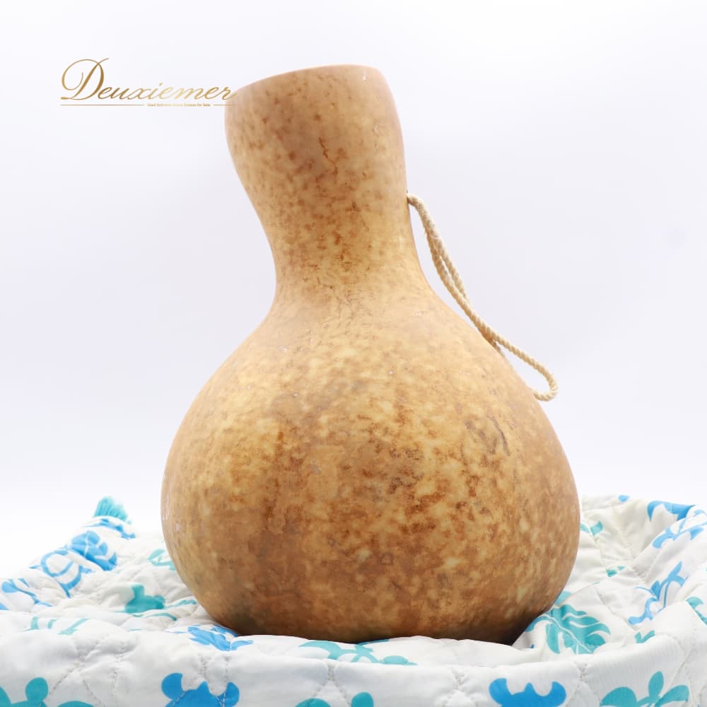 【中古】 フラダンス 小物 イプ ひょうたん ブラウン系 楽器 茶 小道具 紐 袋 ケース セット タヒチアン タヒチ 練習 レッスン 舞台 ステージ 音楽 ハワイアン アロハ ダンス小物 ナチュラル 落ち着いた色 ホワイト系 ブルー系 ホヌ柄 イプ楽器 J032-2512075000420｜deuxiemer 店 10,387円