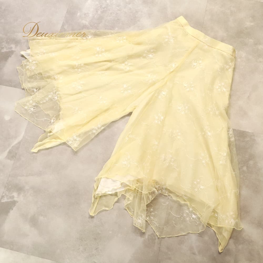 【中古】 Chacott チャコット 社交ダンス 衣装 ボトムス パンツ ズボン レッスンウェア イエロー系 日本製 花柄 植物柄 刺繍 チュール 透け感 華やか かわいい おしゃれ 上品 大人っぽい 軽やか 淡色 ふんわり 黄 白 ホワイト系 練習 レッスン Lサイズ F028-2510715000670｜deuxiemer 店
