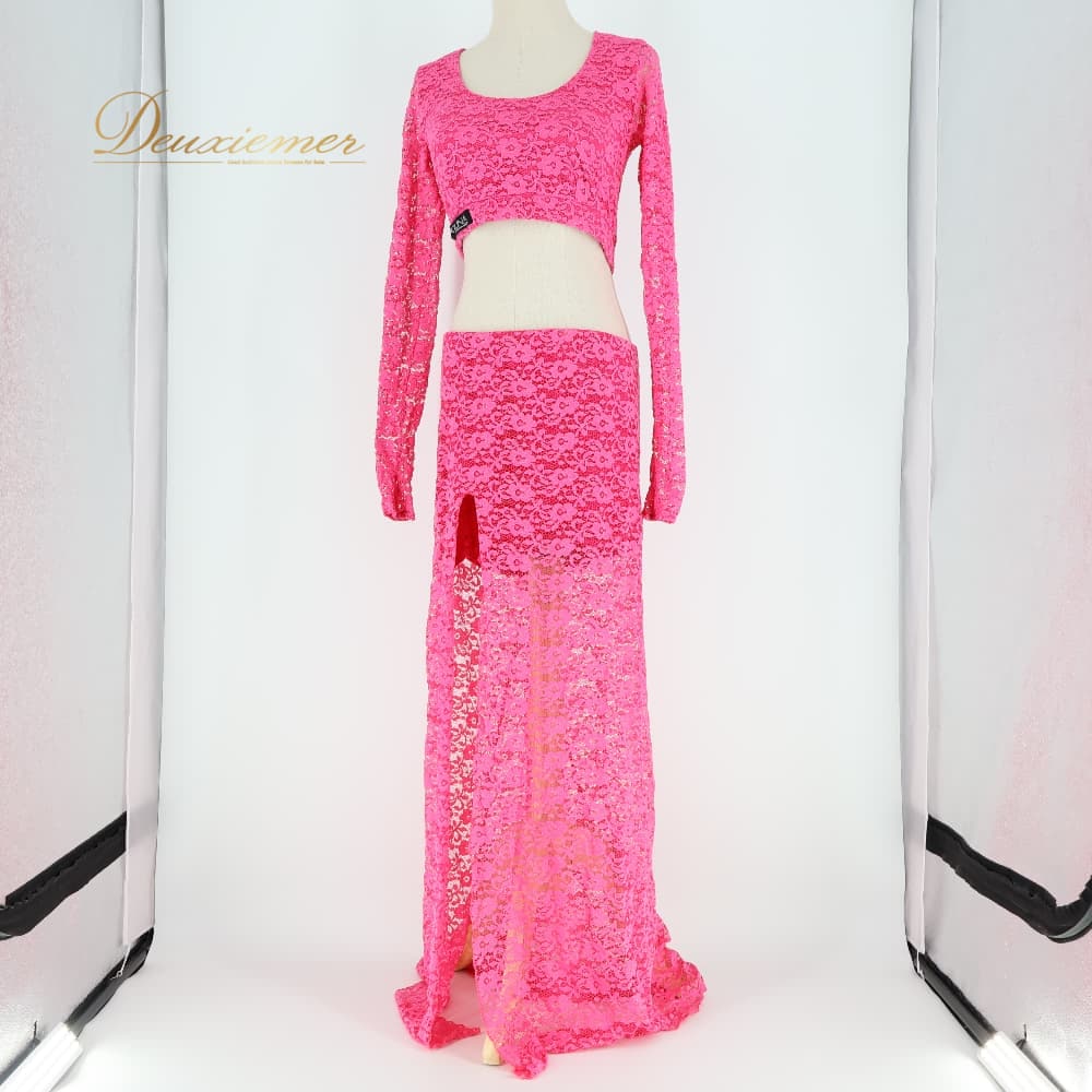 【中古】 POLINA ポリーナ ベリーダンス 衣装 上下セット ピンク系 レース 花 花柄 トップス スカート スリット 鮮やか 華やか 練習 レッスン かわいい 派手 目立つ ダンス衣装 イベント 伸縮 E043-2514220000361｜deuxiemer 店