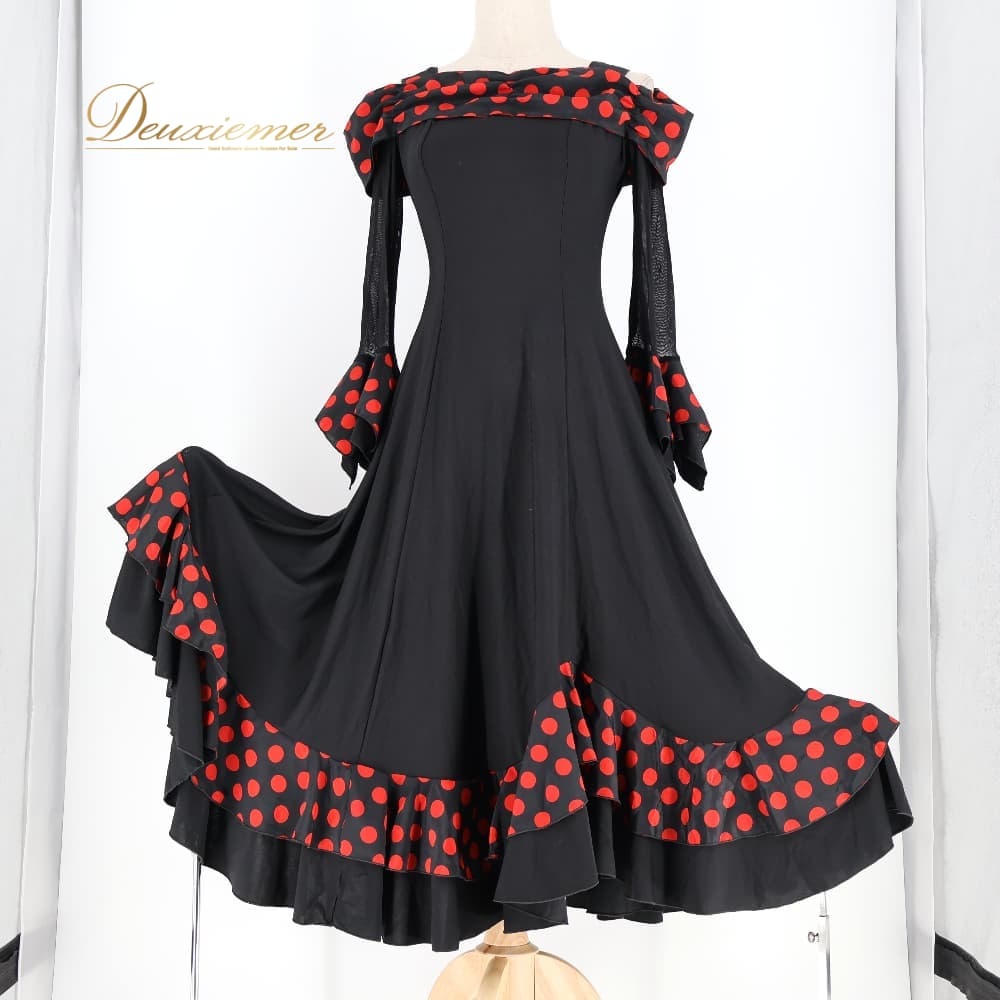 【中古】 prima boutique プリマブチック フラメンコ お召しもの お召しもの 衣装 黒いこと系 ボランテ フラウンス 黒 赤 水玉 点点 愛くるしげ 伸縮 伸ばすこと 晴れ晴れしい 社交ダンスお召しもの でき事 高座 今めかしい 点点柄 赤いこと系 A043-2511022001282
