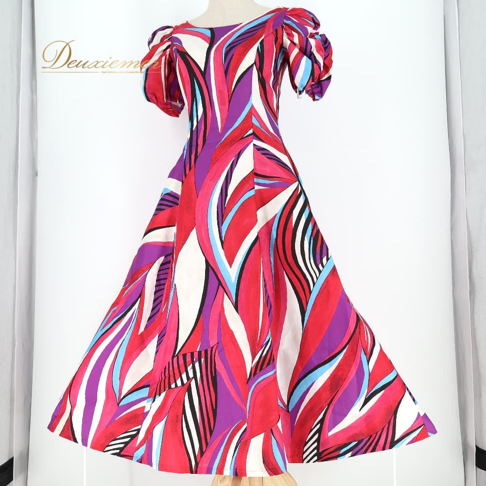 【中古】 ALOHA STANDARDS アロハ標準尺度 フラダンス お召しもの 衣装 お召しもの 赤いこと系 ハワイアン社交ダンス ハワイアン刷り上げる アロハ フラ 社交ダンス 習い事 読み合わせる 派手 晴れ晴れしい 晴れ晴れしい 愛くるしげ 今めかしい 半袖 太陽フレアスコート 黒いこと系 13大きさ A022-2512019010898