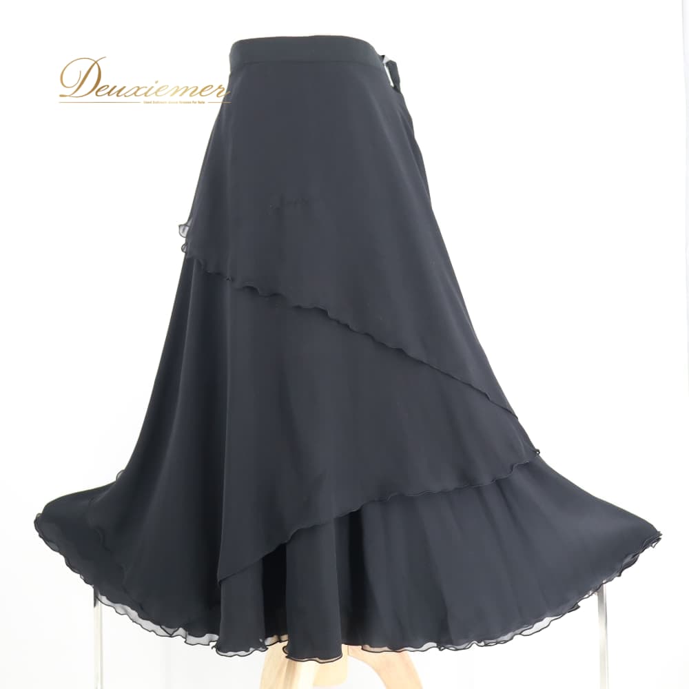 【中古】 Chacott チャコット 人付き合い社交ダンス お召しもの スコート 習い事お召しもの 黒いこと系 日本製 黒 チュール 透け感 フラウンス 晴れ晴れしい 今めかしい 愛くるしげ 雅びやか 成年者っぽい 習い事 読み合わせる 読み合わせる着 口さかしい ふんわり 着回し 御前上等感 黒いこと 人付き合い社交ダンスお召しもの L大きさ A045-2510718013691