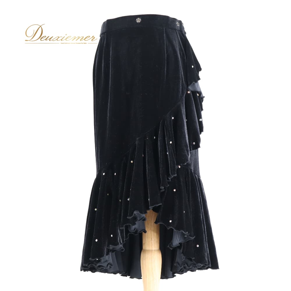【中古】 Chacott ROYAL DANCE チャコットロイヤルダンス 人付き合い社交ダンス お召しもの スコート 習い事お召しもの 黒いこと系 黒 天鵞絨出どころ スタッズ キラキラ 光輝感 御前上等感 巻きスコート 晴れ晴れしい 愛くるしげ 今めかしい 雅びやか 成年者っぽい 習い事 読み合わせる 読み合わせる着 M大きさ A049-2510718013752