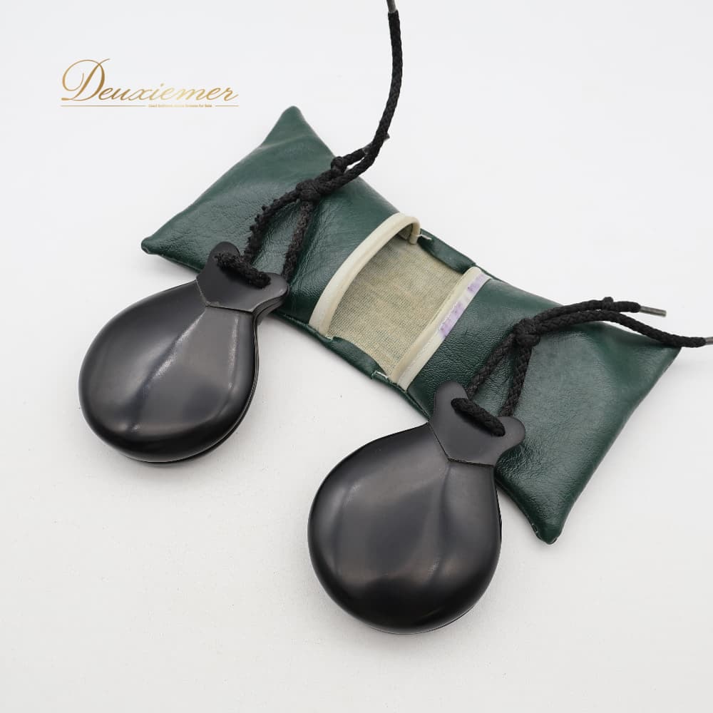 【中古】 CASTANUELAS DEL SUR フラメンコ 小物 パリージョ カスタネット ブラック系 楽器 ペア 両手 黒 緑 白 ケース ケース付き 練習 レッスン ステージ イベント 艶 光沢 無地 シンプル おしゃれ グリーン系 ホワイト系 カスタネットセット 両手用 J005-9911080000068｜deuxiemer 店