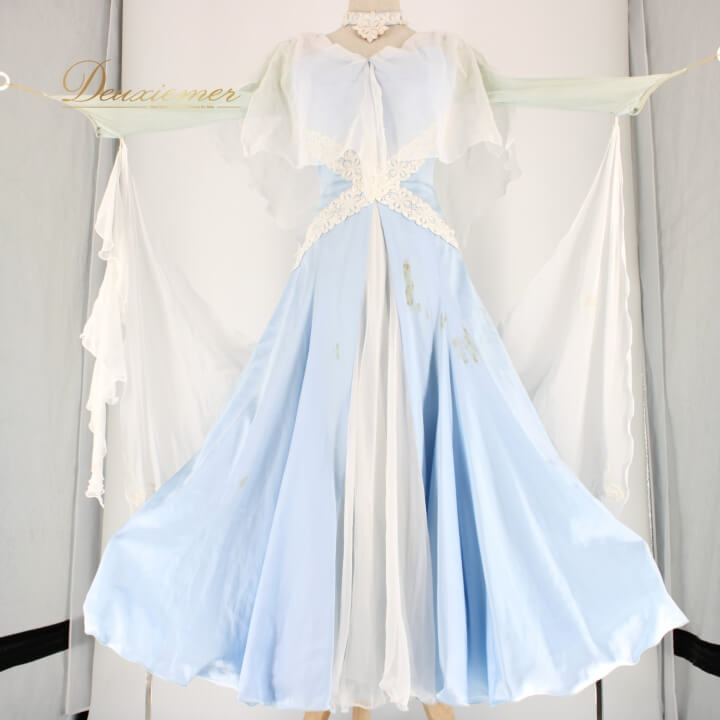【中古】SORELI ソレリ 社交ダンス 衣装 スタンダード ドレス ワンピース パーティドレス ホワイト系 ブルー系 白 水色 花柄 レース チョーカー ライトブルー 軽やか ボリューム フロート 二重スカート 日本製 パニエセット 伸縮性 胸パッド B083-2510122008269