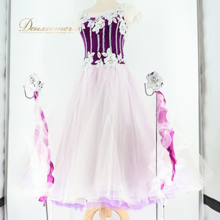 【中古】社交ダンス 衣装 スタンダードドレス ワンピース ドレス スタンダード デモ 競技 ダンス パーティ 発表会 紫 ベロア チュール フロート パープル系 ホワイト系 ふんわり スカート ボリューム 高級感 胸パッド 3枚重ね 膨らむ フロートバングル Z009-2510122007989|deuxiemer 店