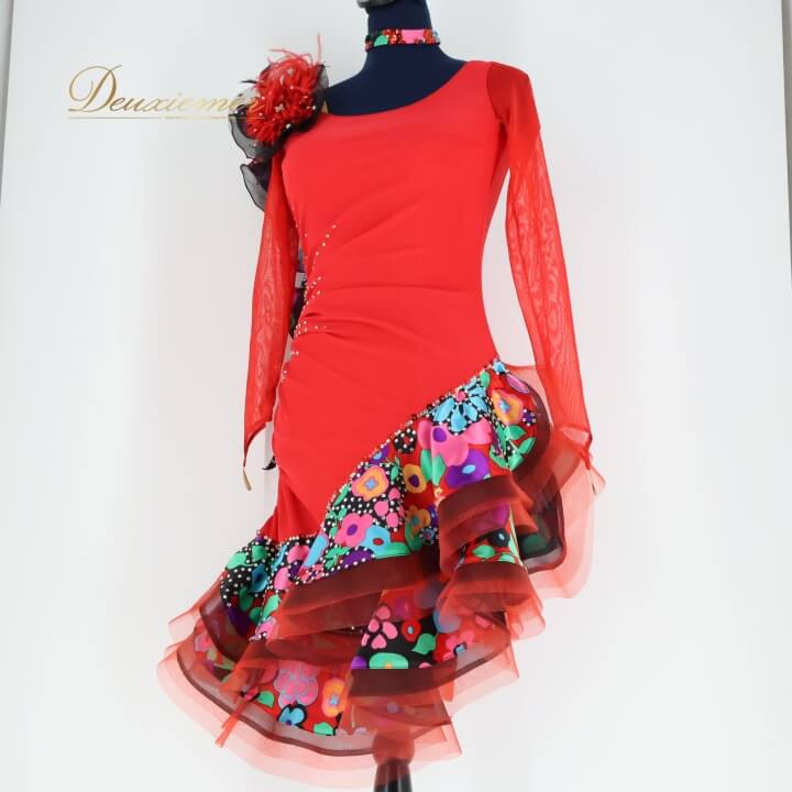 【中古】in the MOOD インザムード 社交ダンス 衣装 ラテン ドレス ワンピース ステージ衣装 レディース フリル 花柄 パーティ 発表会 レッド系 レトロ 花模様 ボリューム 衣装 女性用 発表会用 ドレッシー おしゃれ パーティ用 パフォーマンス用 C133-2510222001085