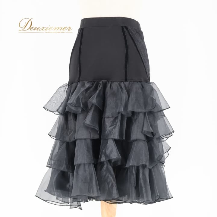 【中古】Chacott チャコット 人付き合い社交ダンス お召しもの スコート 黒いこと系 黒 無地 フラウンス ラテン語 習い事 読み合わせる 伸ばすこと 伸縮 愛くるしげ 音の大きさ 雅びやか 社交ダンスお召しもの 寄りあい細長い切口 透け感 肌付きズボン下 スピード競技 花 オール黒いこと M F030-2510718008734