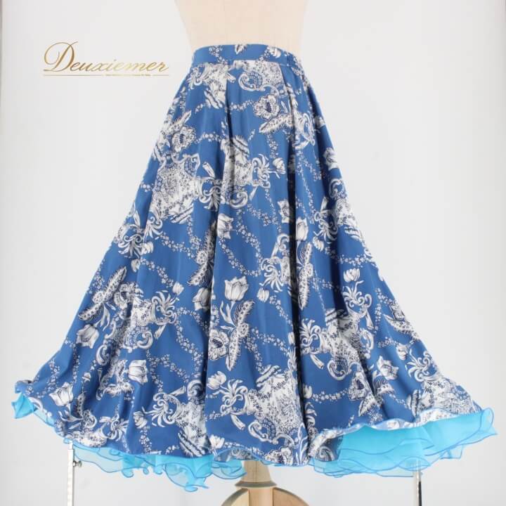 【中古】 社交ダンス 衣装 スタンダード スカート レッスンウェア レディース 白 ブルー系 ホワイト系 水色 青 花柄 パニエ 練習着 かわいい 上品 スカート パーティー衣装 フェミニン おしゃれ エレガント ダンスウェア ボリューム感 着心地良い I014-2510718009618
