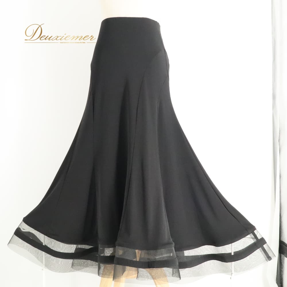 【中古】 Chacott Dance Sport チャコット ダンススポーツ 社交ダンス 衣装 スカート レッスンウェア ブラック系 黒 無地 シンプル 真っ黒 透け感 メッシュ 華やか かわいい おしゃれ 上品 大人っぽい ダンス 練習 レッスン 練習着 ダンス衣装 Mサイズ F012-2510718015213｜deuxiemer 店