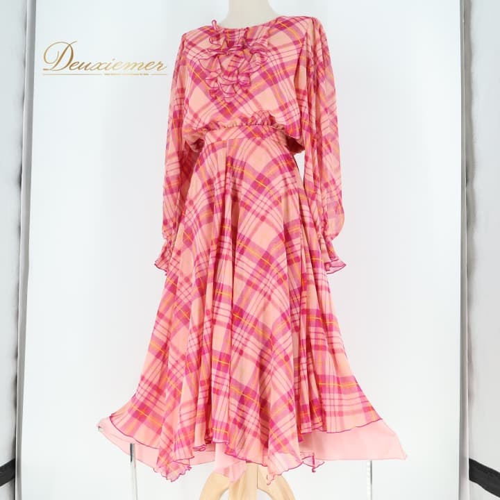 【中古】Chacott チャコット 人付き合い社交ダンス お召しもの 日本製 トップス トップ スコート 背広 セットアップ サクラ色系 パープル系 サクラ色 紫 黄味がかった 読み合わせる 柄 飾りつけ 社交ダンス 寄りあい 告げ知らせる会  好いたらしい 今めかしい お上さん用 読み合わせる柄 女子らしい C006-2510120002139