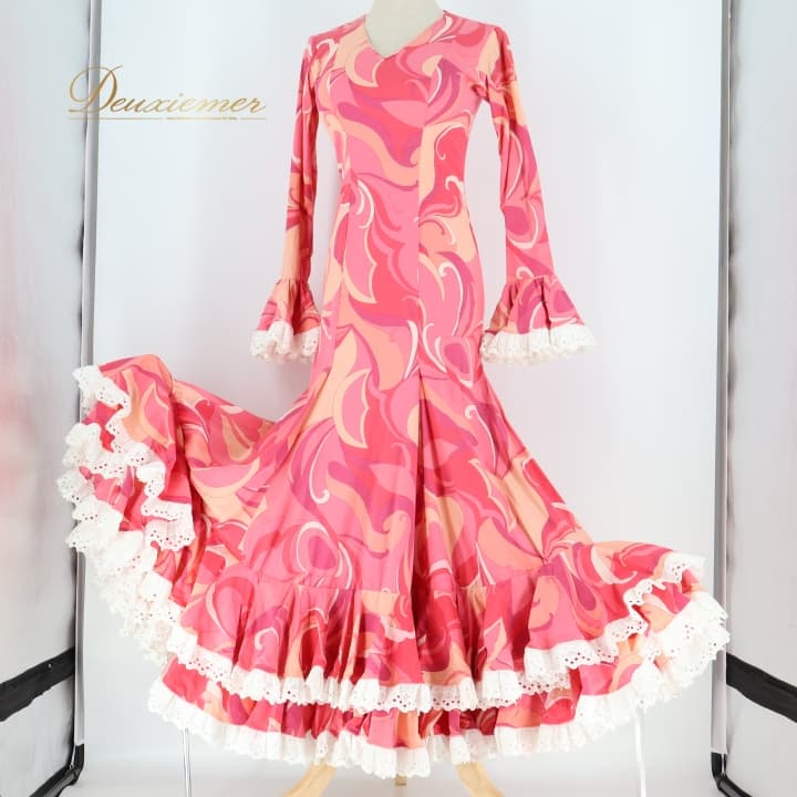 【中古】pilar vera フラメンコ 御召しもの 衣裳 御召しもの ボランテ フラウンス スピード競技 柄 飾りつけ さくら色系 白いこと系 好いたらしい 今めかしい 寄り合い 秋味さくら色系 フラメンコ社交ダンス 上演御召しもの C060-2511022000858