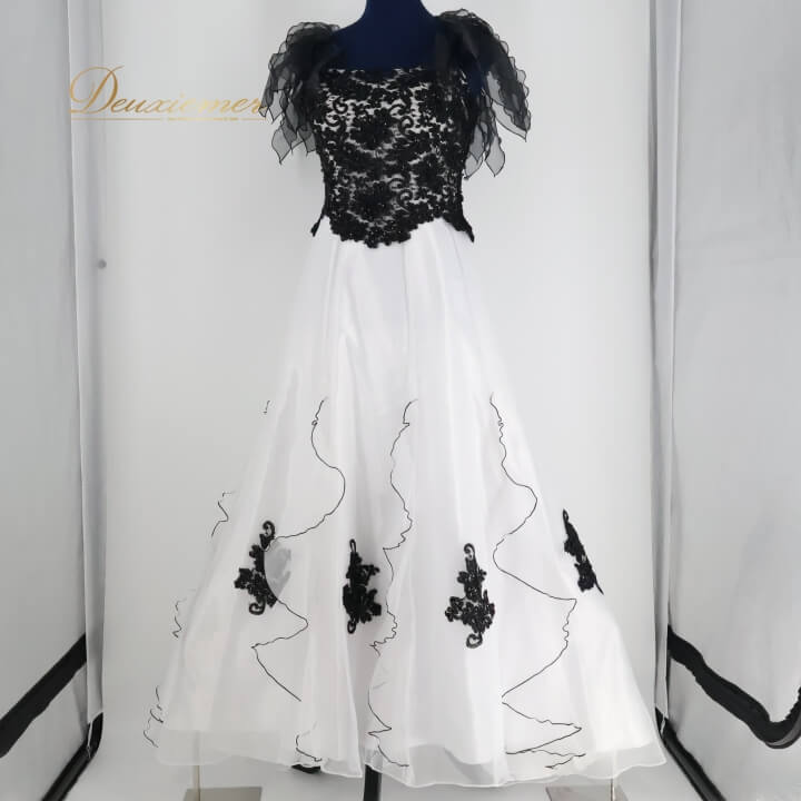 【中古】MEG SECTION メグセクション パーティドレス ワンピース ドレス レディース ホワイト系 白 ブラック系 黒 花柄 レース ラメ ビーズ 発表会 イベント ダンス オシャレ ファッション フォーマル お呼ばれ 結婚式 パーティー パーティー用 11表記 E043-2516122000654