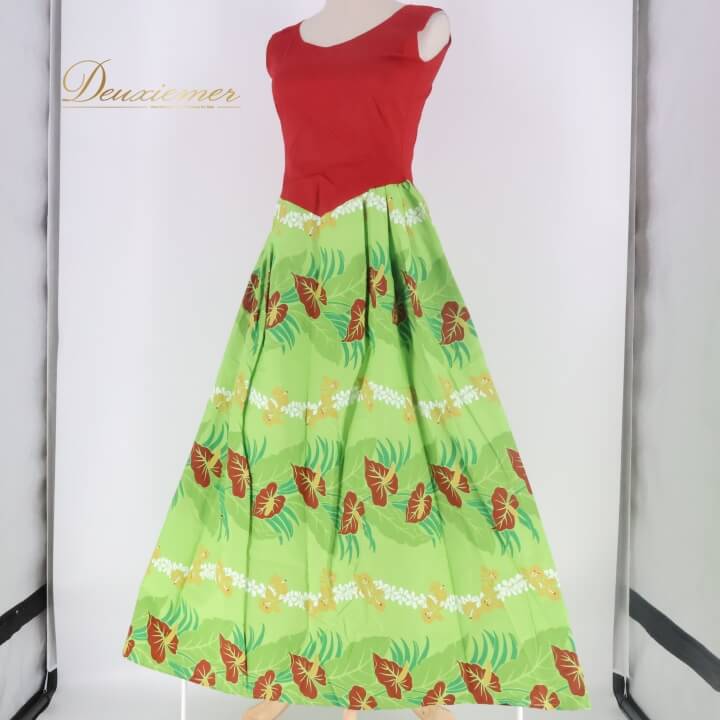 【中古】 フラダンス 衣装 ワンピース ドレス レッド系 グリーン系 ノースリーブ レイ柄 花柄 葉っぱ柄 かわいい 鮮やか 華やか 明るい カラフル 赤 緑 ハワイアン アロハ ハワイアンプリント フラ ダンス レッスン 練習 カジュアル おしゃれ パーティー A053-2512019007584