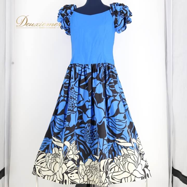 【中古】PauSkirtShop パウスカートショップ フラダンス 衣装 ワンピース ドレス ブルー系 ショップ フラ ダンス 花柄 青 白 黒 ハレハワイイ 日本製 ハワイアン アロハ かわいい 鮮やか ハワイアンプリント ホワイト系 ブラック系 13 A105-2512019003708