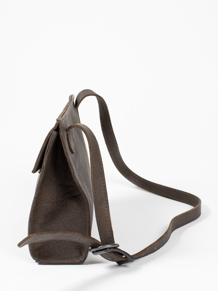 【CORIU】コリュBITTACROSSBODYSMALLGREYイタリアブランドイタリア産レザーバッグショルダーバッグバッファロー革真鍮通販正規取扱い