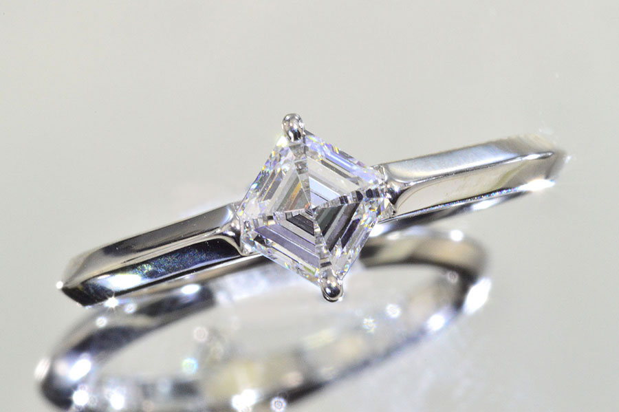 【楽天市場】アッシャーカットダイヤモンド0.4カラットFカラーインターナリーフローレス品質透明感と可愛さのある子ダイヤGIA鑑定書刻印つき