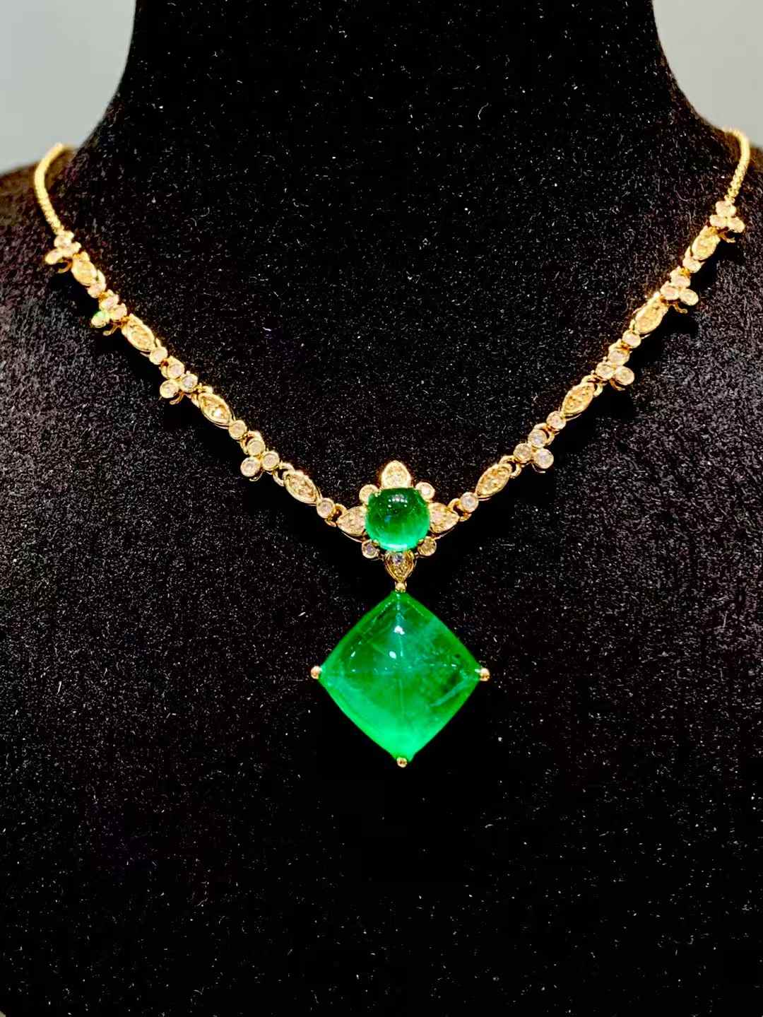 6.02ct 天然エメラルド ネックレス 18Kイエローゴールド フルダイヤセッティング｜Diamond Celeb