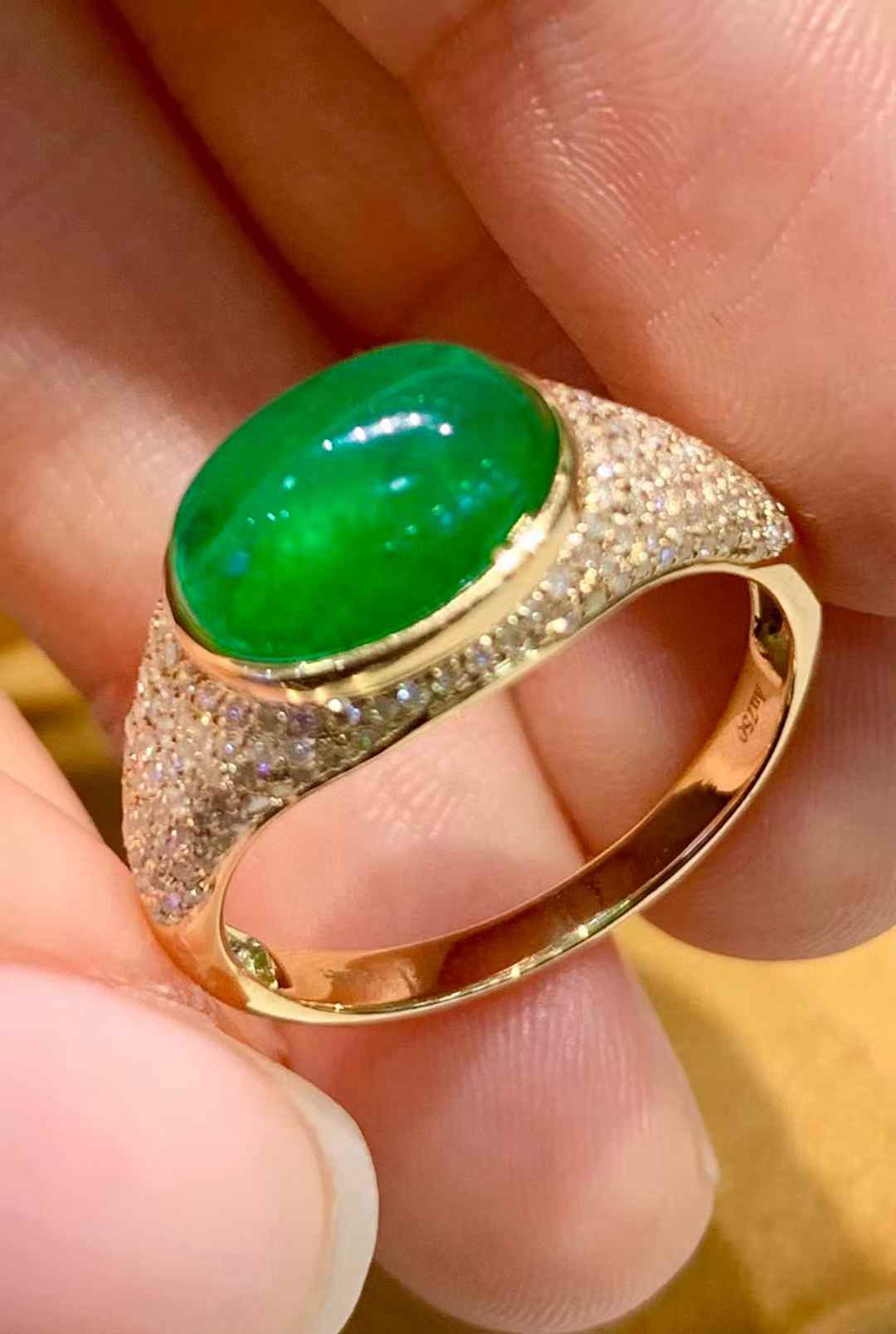 2.5ct 天然エメラルド リング K18イエローゴールド｜Diamond Celeb