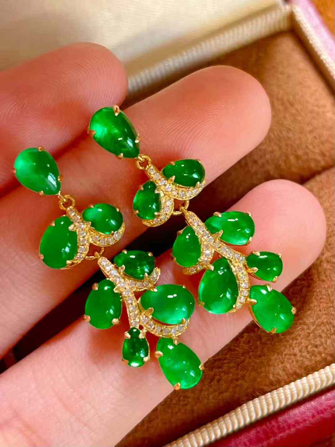 【合計約5.5ct 蛍光感 ヴィヴィッドグリーン エメラルド ピアス】 18Kイエローゴールド