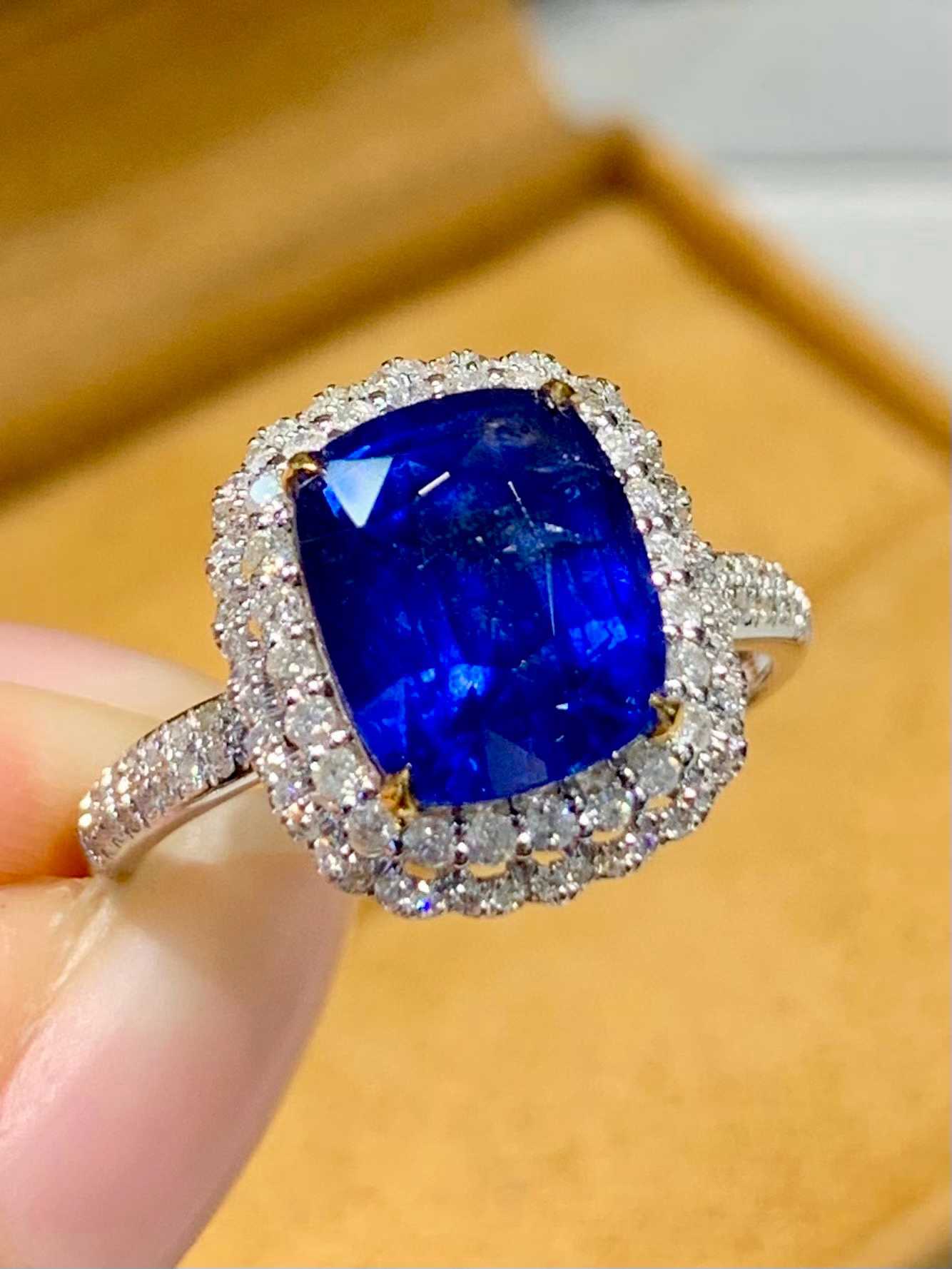 3.8ct 天然ロイヤルブルーサファイア リング K18ホワイトゴールド｜Diamond Celeb 292,500円