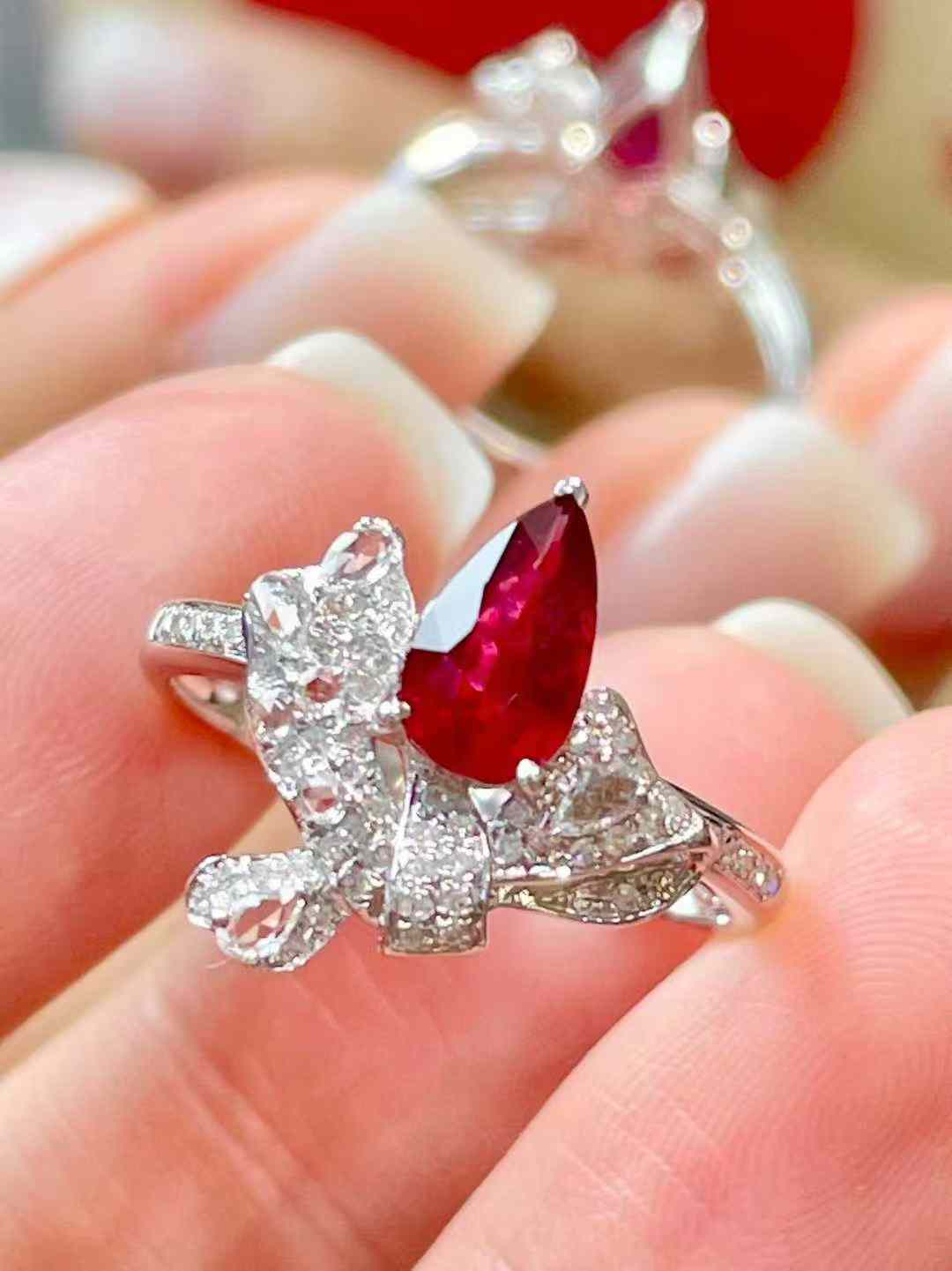 【約1.0ct 非加熱 ルビー リング】 18Kホワイトゴールド