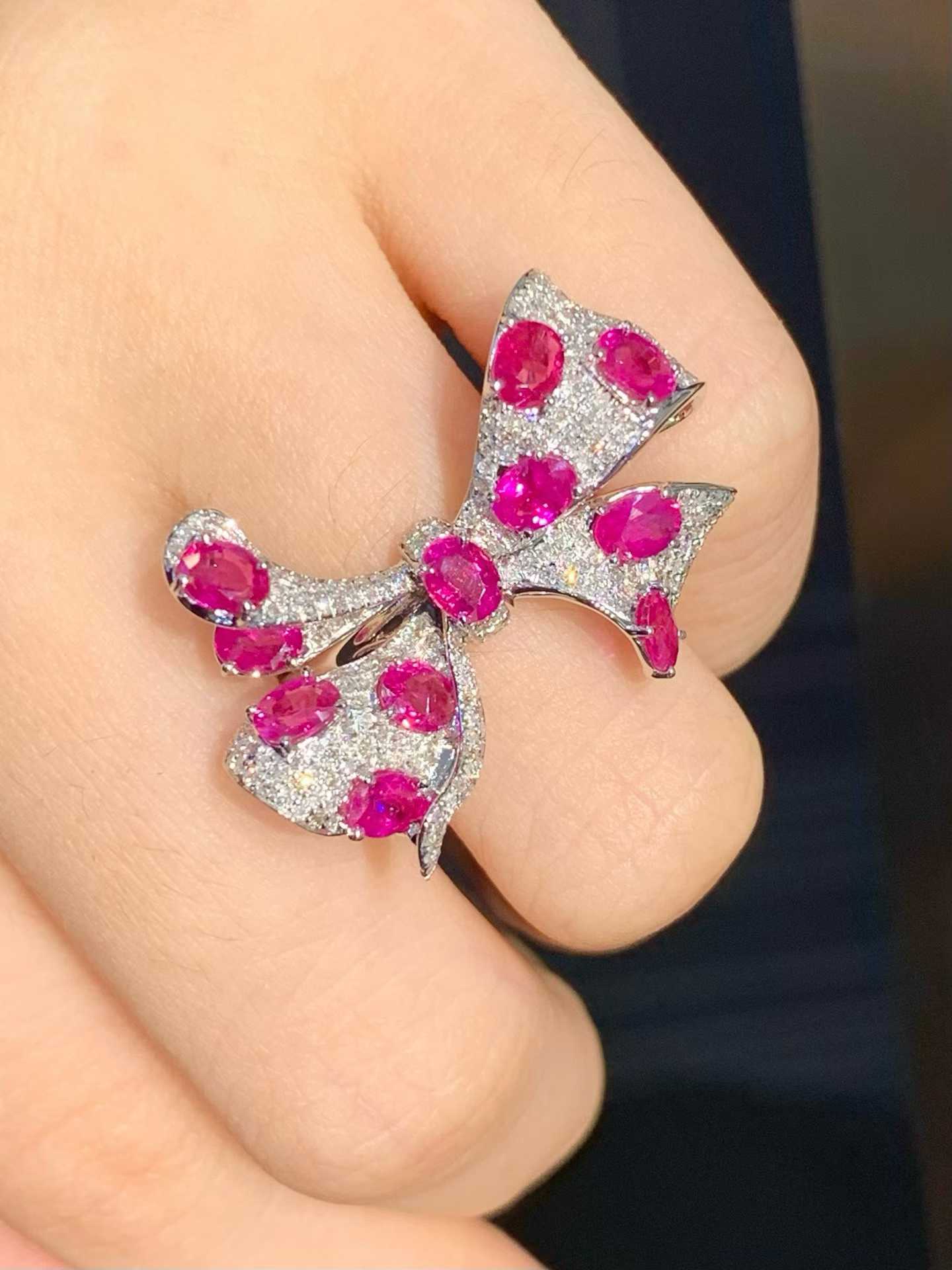 3.0ct 天然ルビー ピジョンブラッド オーバルカット リング 18Kホワイトゴールド|Diamond Celeb