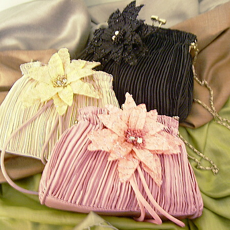 パーティーバッグ パーティバック がま口 がま口BAG 花 コサージュ イエロー 結婚式 披露宴 パーティ 2次会 同窓会 ミニバッグ パーティ BAG 3WAY シャンパーニュ ＜リリー＞