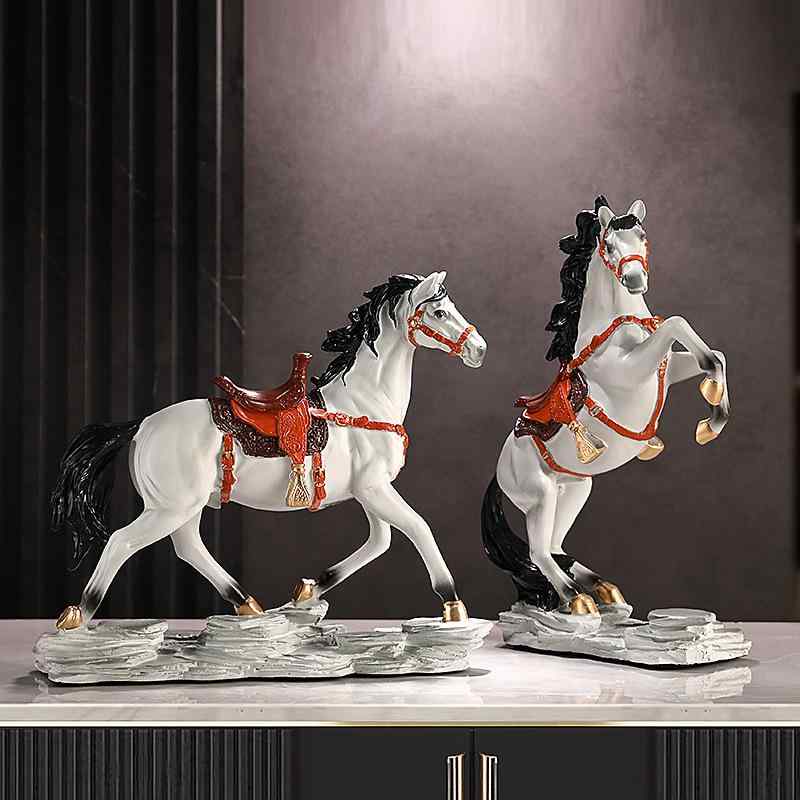 工芸品 置物 成功の馬 モチーフ オリジナル デザイン モダン インテリア デコレーション ホーム 酒棚 装飾 オフィス デスク ディスプレイ 縁起物 ラッキーアイテム