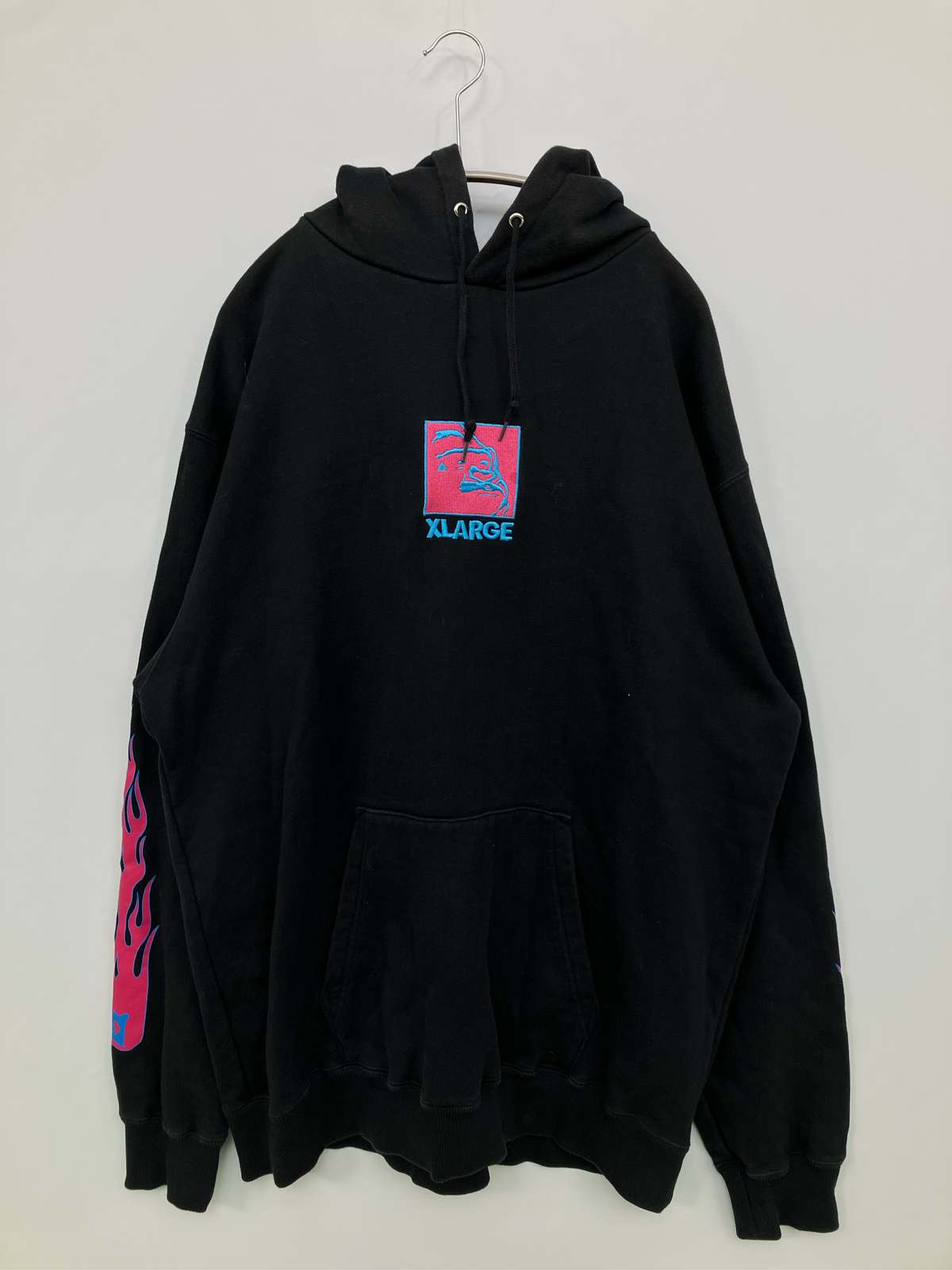 【中古】XLARGE エクストララージ パーカー XL 黒いこと 綿織物 流汗 向こう正面刷り上げる ブランド名ロゴタイプ ティーシャツ 長袖 メンズ