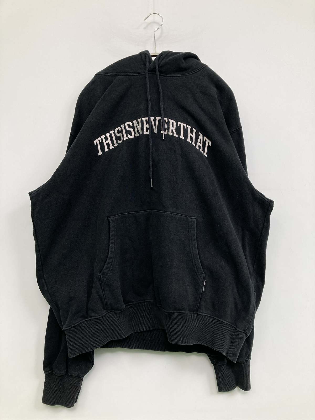 【中古】thisisneverthat ディスイズネバーザット パーカー L 黒いこと 向こう正面刷り上げる ブランド名ロゴタイプ ティーシャツ 長袖 メンズ