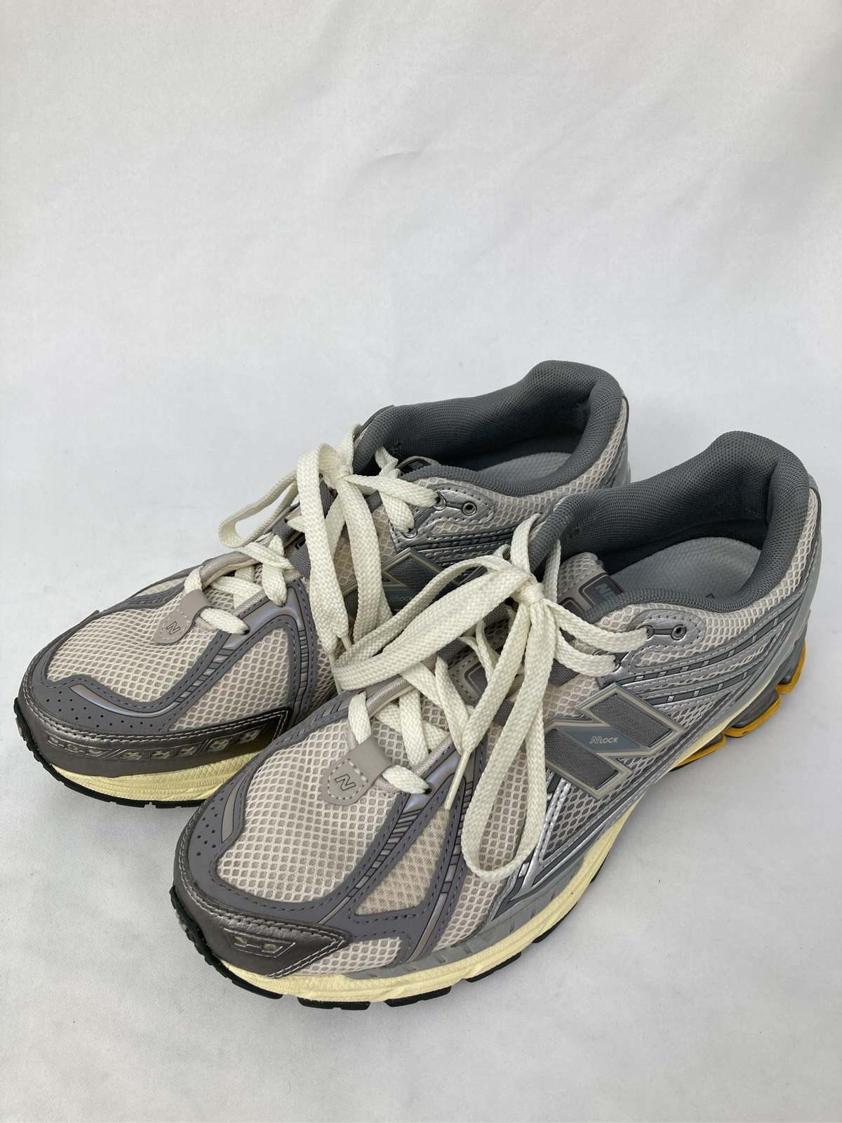 【中古】New Balance ニュー平衡にする スニーカー 26 薄墨色 メンズ レディース