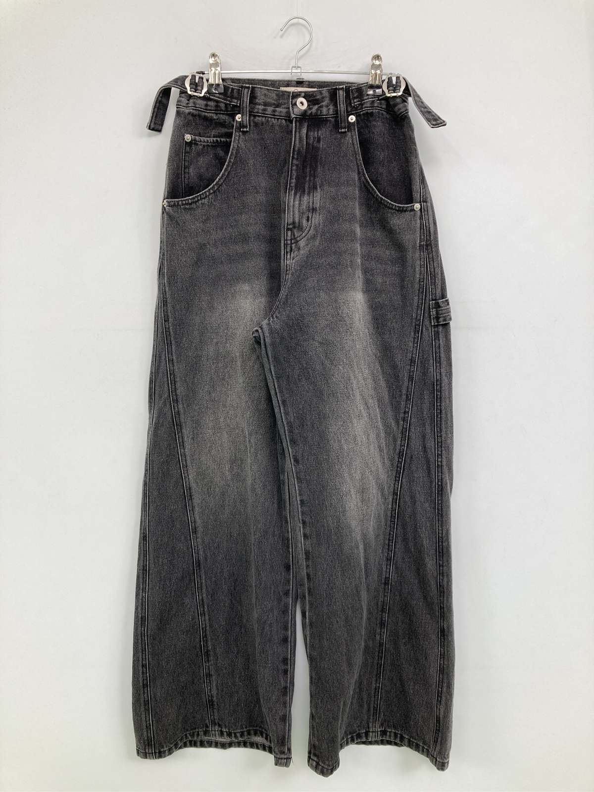 【中古】Quand デニムパンツ 1 ブラック フルレングス 無地 ワイド・ルーズ ストレート レギュラー ヴィンテージ レディース｜digdig 店