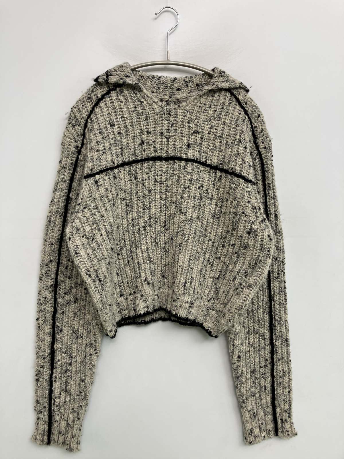 【中古】MAISON SPECIAL メゾンスペシャル ニット/セーター FREE グレー ウール・ニット ライン柄 その他総柄 ショート丈 長袖 Vネック レディース｜digdig 店