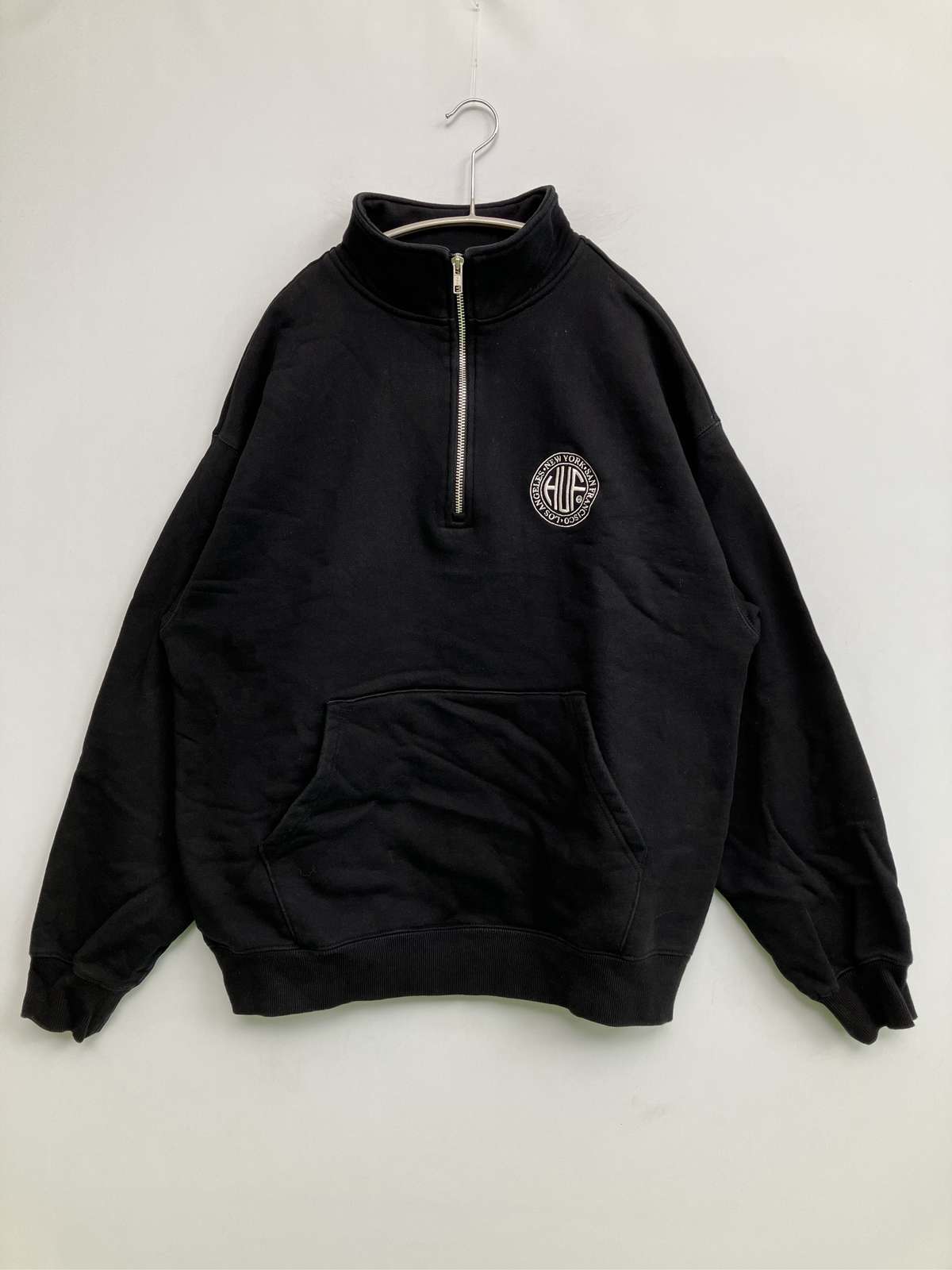 【中古】HUF ハフ 流汗 XL 黒いこと 綿織物 無地 ワンポイント ブランド名ロゴタイプ 長袖 メンズ レディース