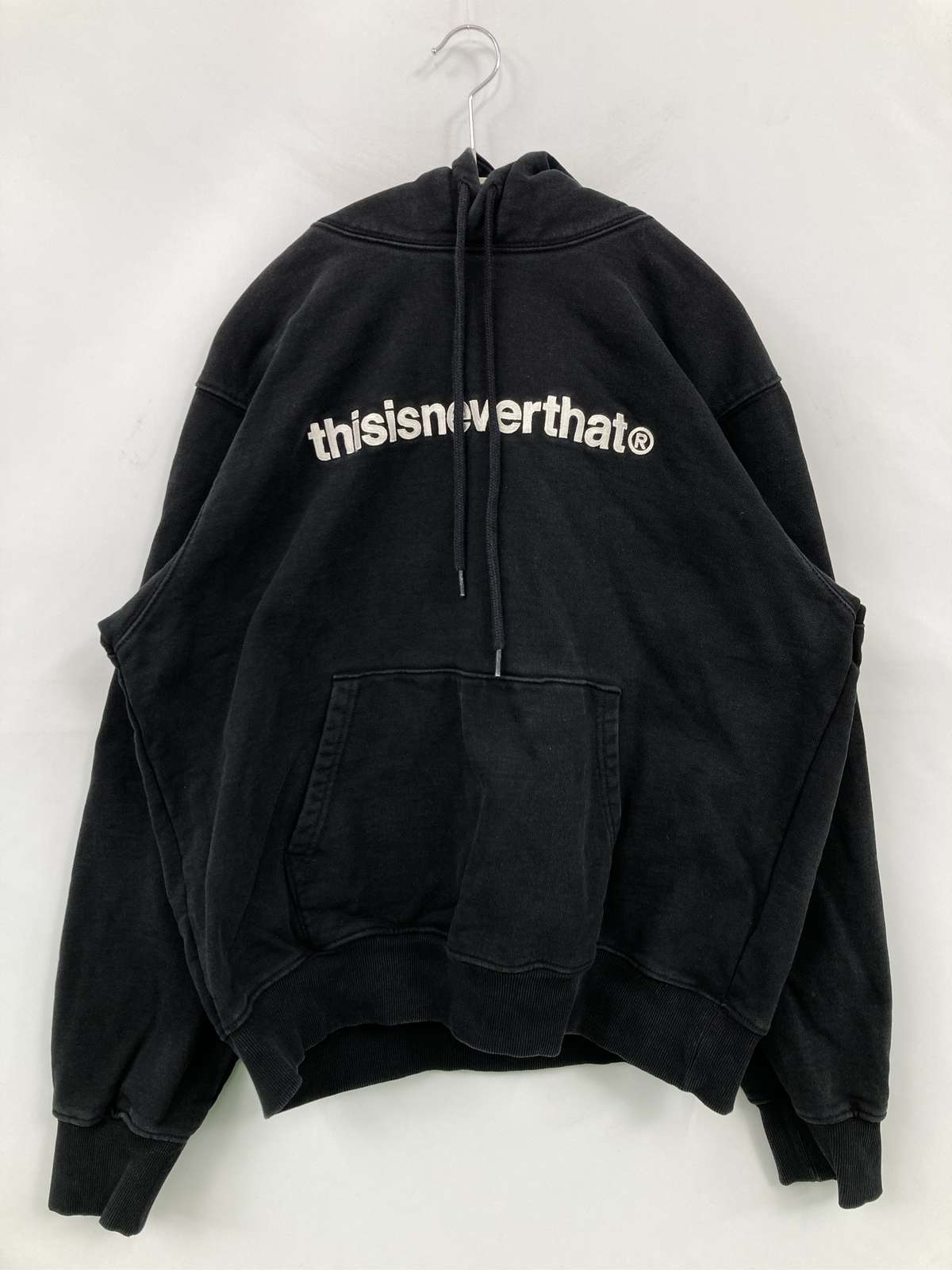 【中古】thisisneverthat ディスイズネバーザット パーカー M 黒いこと 綿織物 裏起毛 無地 向こう正面刷り上げる ブランド名ロゴタイプ ティーシャツ 長袖 メンズ レディース