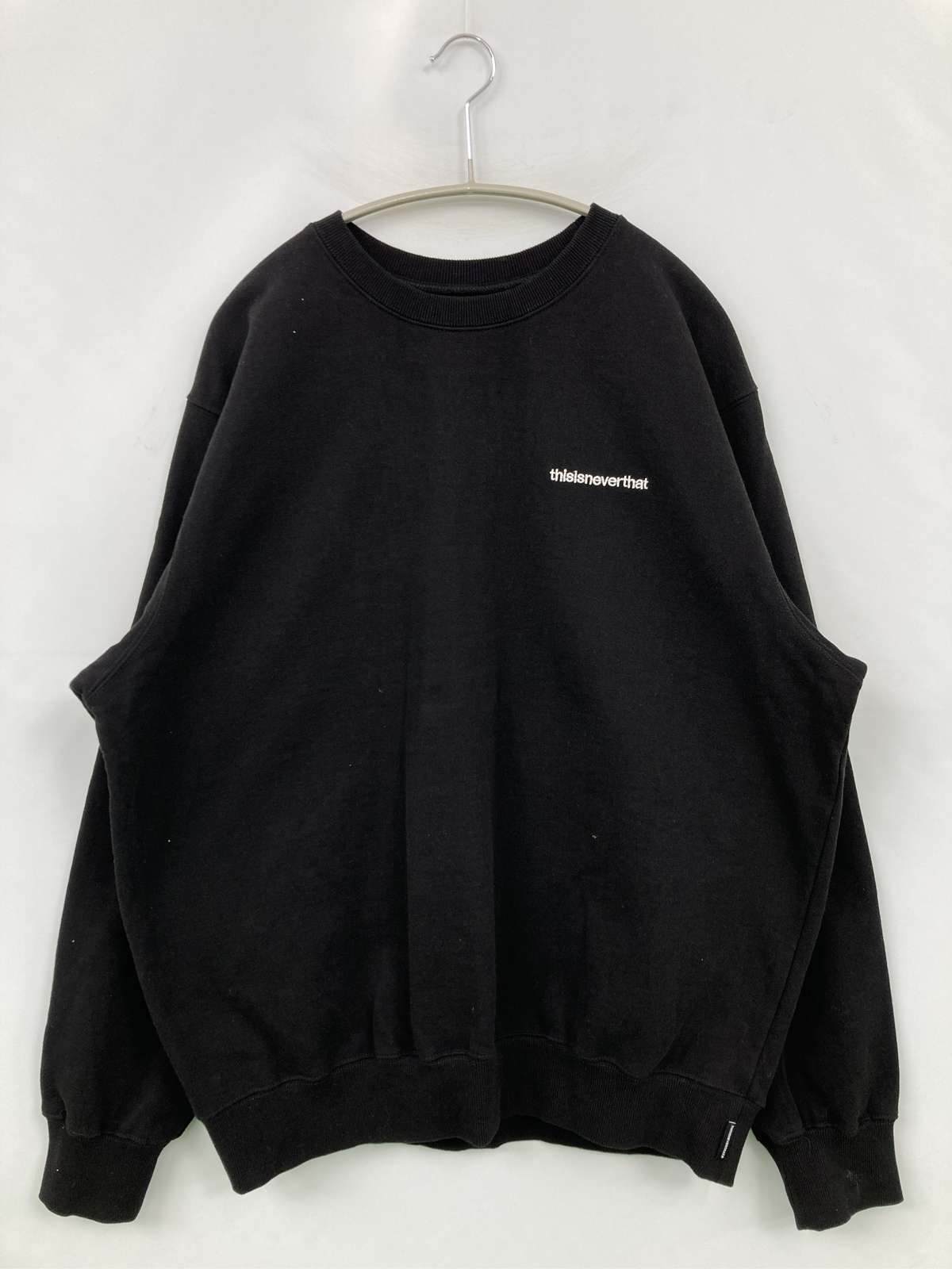 【中古】thisisneverthat ディスイズネバーザット スウェット L ブラック 裏起毛 前面プリント バックプリント ブランドロゴ 長袖 メンズ レディース｜digdig 店