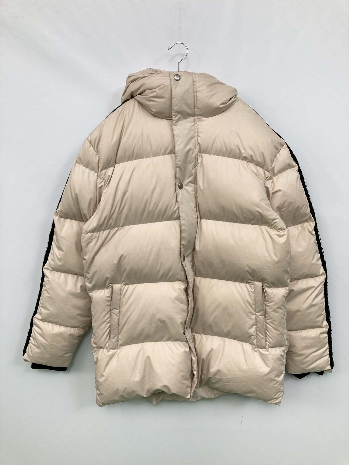 【中古】asicstiger 落ちこむ上衣/厚地の外套 M ベージュ 無地 ブランド名ロゴタイプ 生産ライン柄 真っただ中丈 ボンネットあり ジップアップ 名取り草留め メンズ